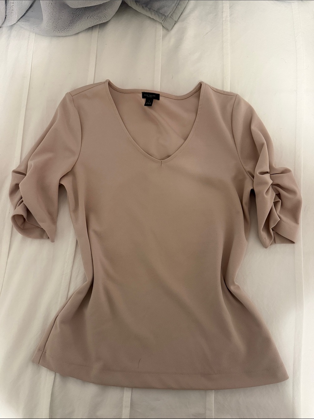 Ann Taylor Factory Blush V-Neck Ruched Sleeve Top